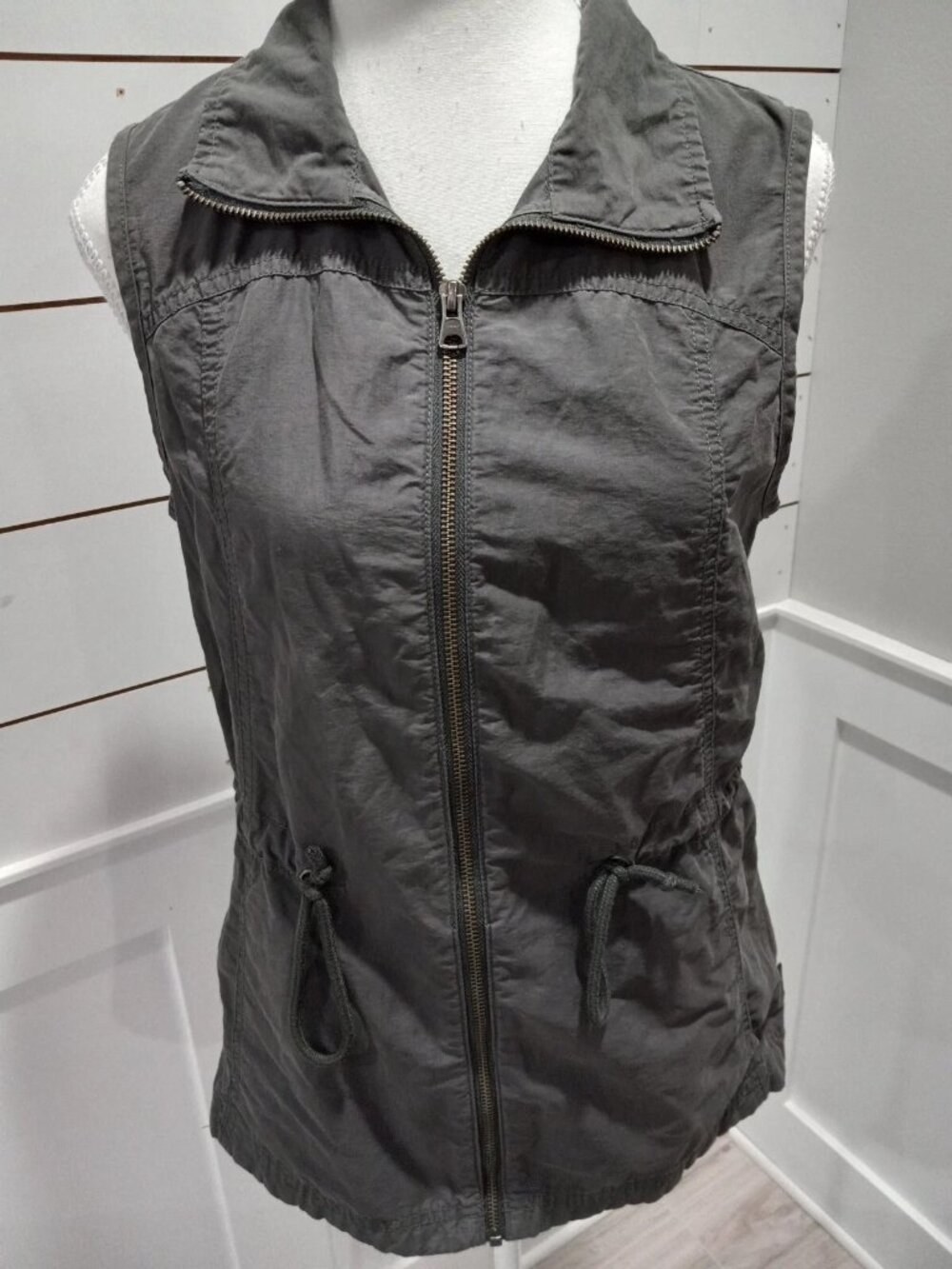 Columbia Women Zip Up Sleeveless Top Shirt Size Small
